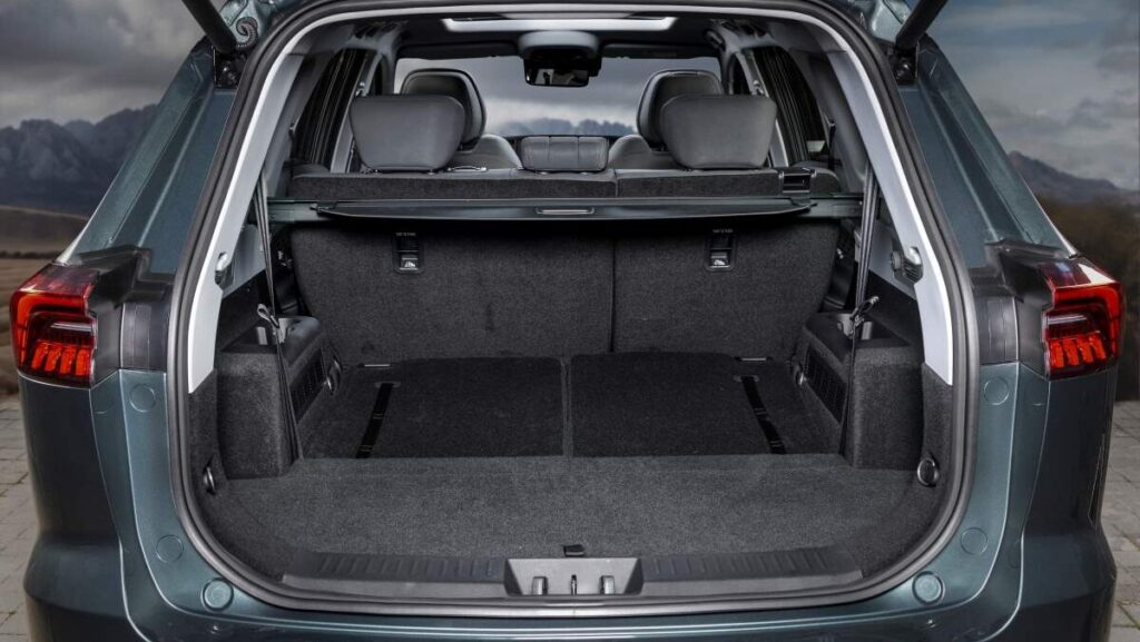 Probamos el Ebro S800, el SUV que te pone 7 plazas por 36.990 euros 5 Ebro S800