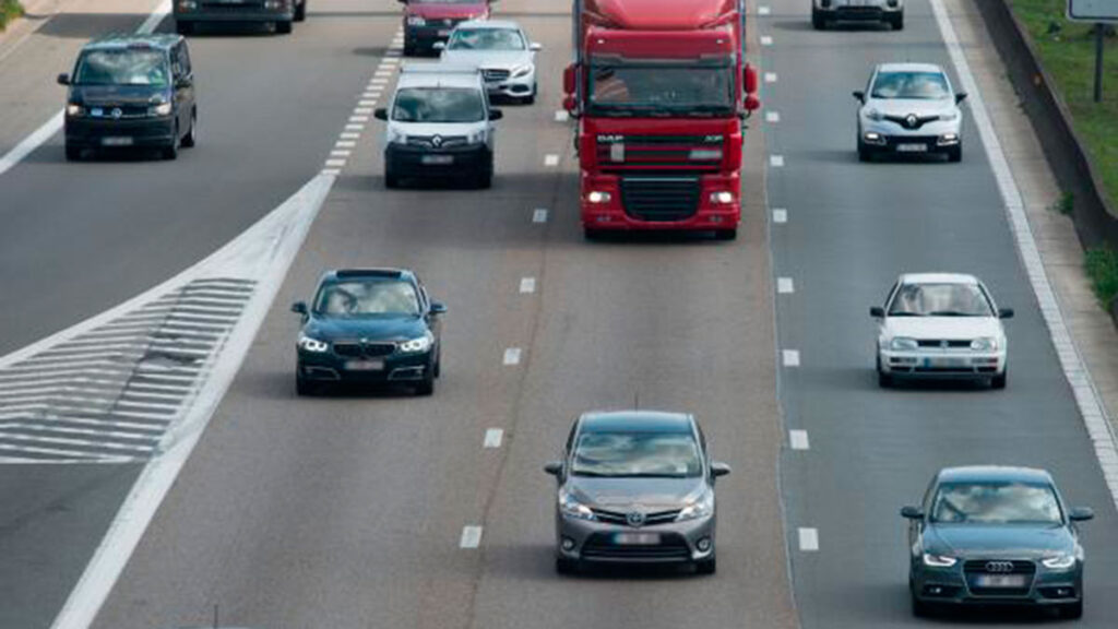 Europa accede a negociar con EEUU los aranceles a los coches, pero advierte que responderá con firmeza si hay medidas unilaterales movilidad