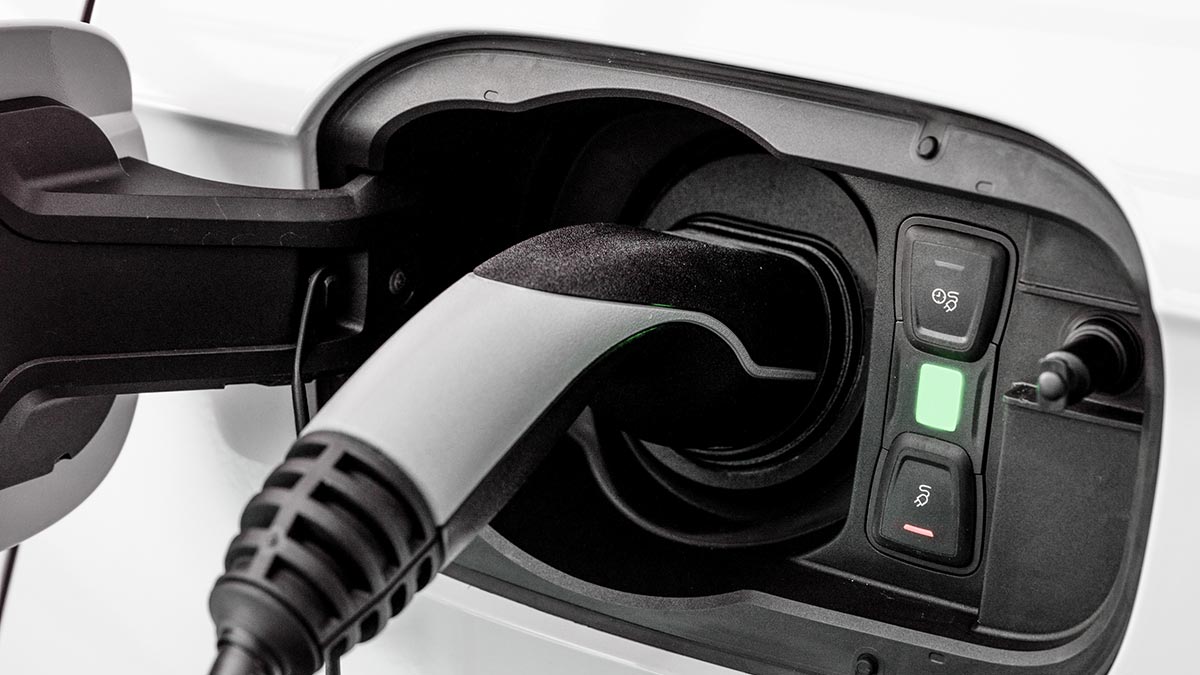 Europa replantea la prohibicion de coches gasolina en 2035 el giro hacia los hibridos enchufables 00007