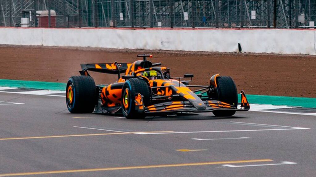 McLaren F1 presenta su nuevo monoplaza para 2025 en Silverstone, sorprendiendo al mundo