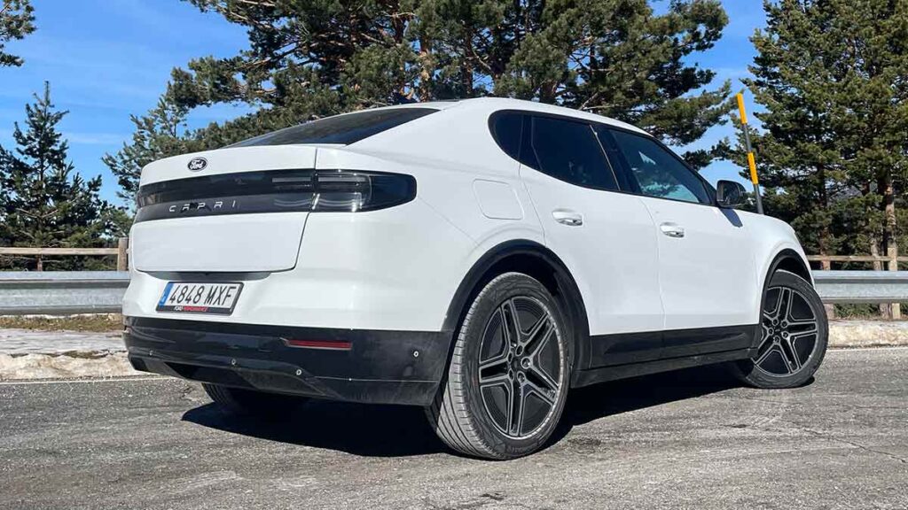 Primeras impresiones del nuevo Ford Capri: el icónico Mustang europeo se reencarna en un sorprendente SUV eléctrico