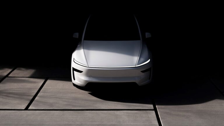 Tesla Model Y 2025