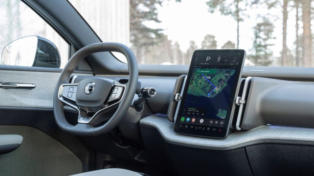 Volvo_EX30_Cross_Country_interior