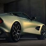 Mira qué belleza. Y te gustará más cuando sepas que tiene un V12. Aston Martin Vanquish Volante