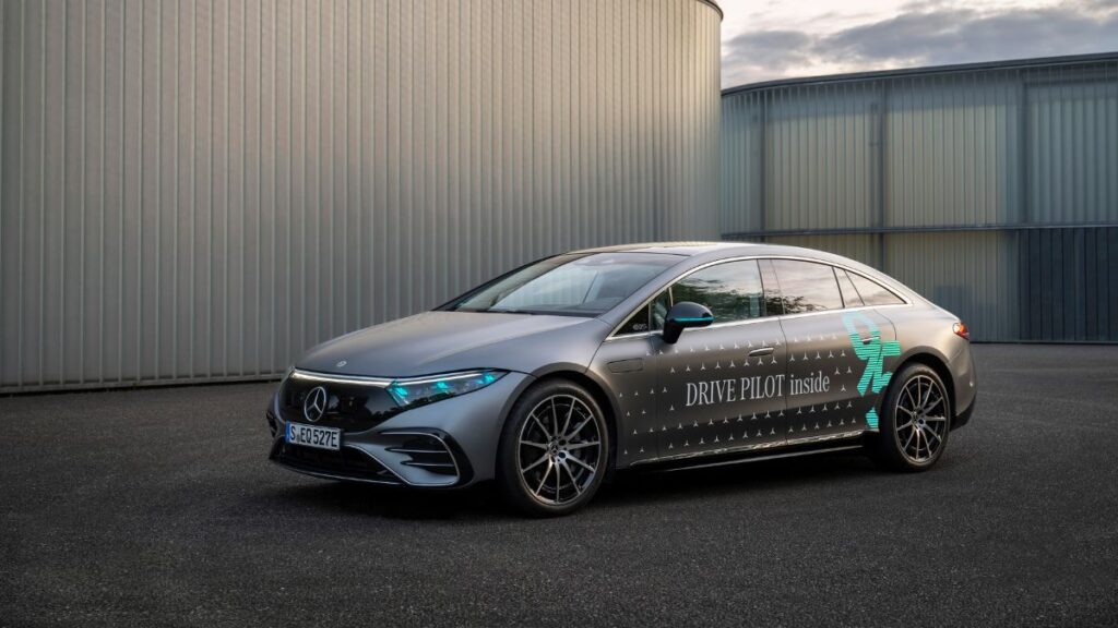 Conducción autónoma mercedes portada