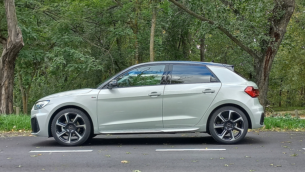 2_AudiA1
