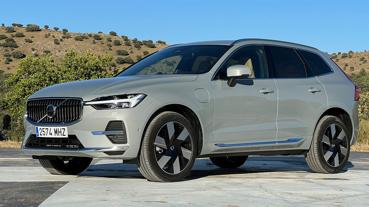 2_Volvo-XC60-T6-Recharge