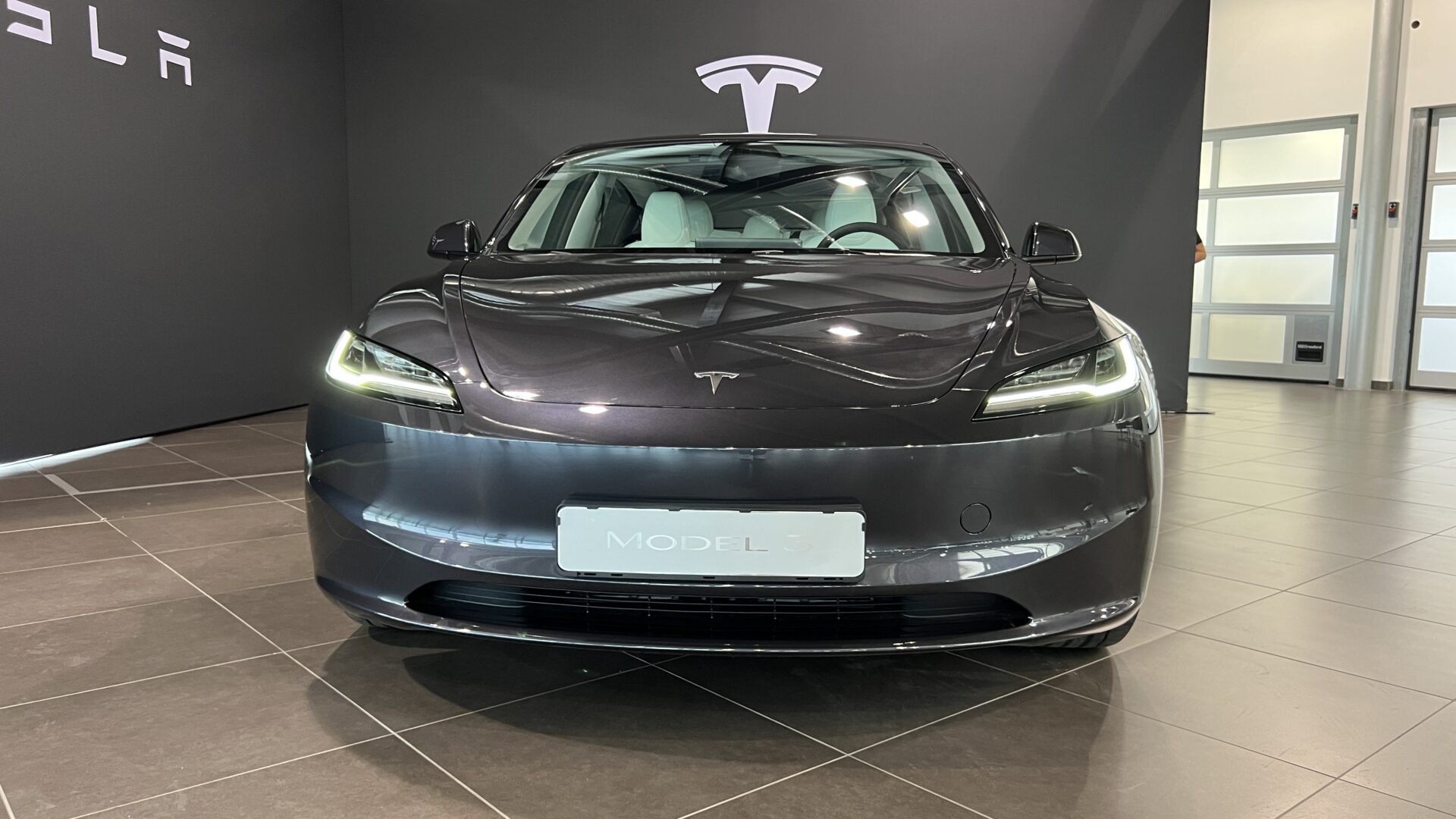 3_Tesla-Model-3-Nuevo