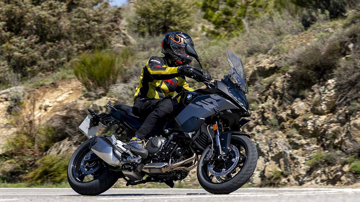 BMW F900R XR 2025 3