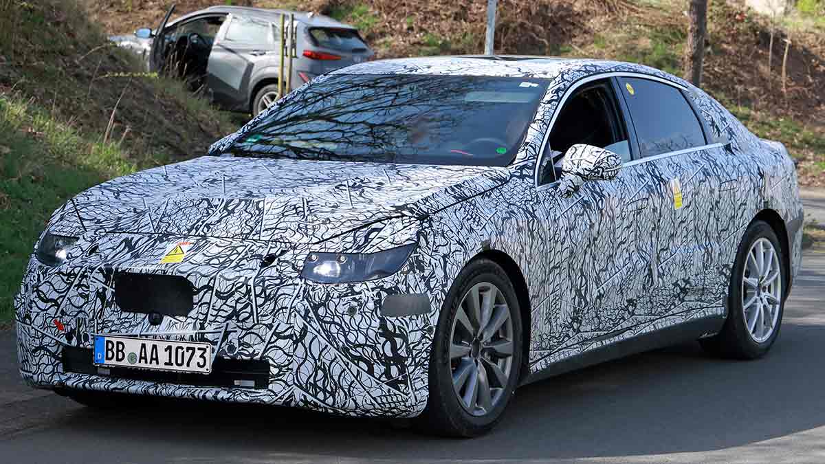 Mercedes-C-Class-EV-3
