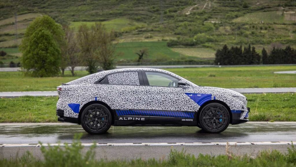 Alpine A390