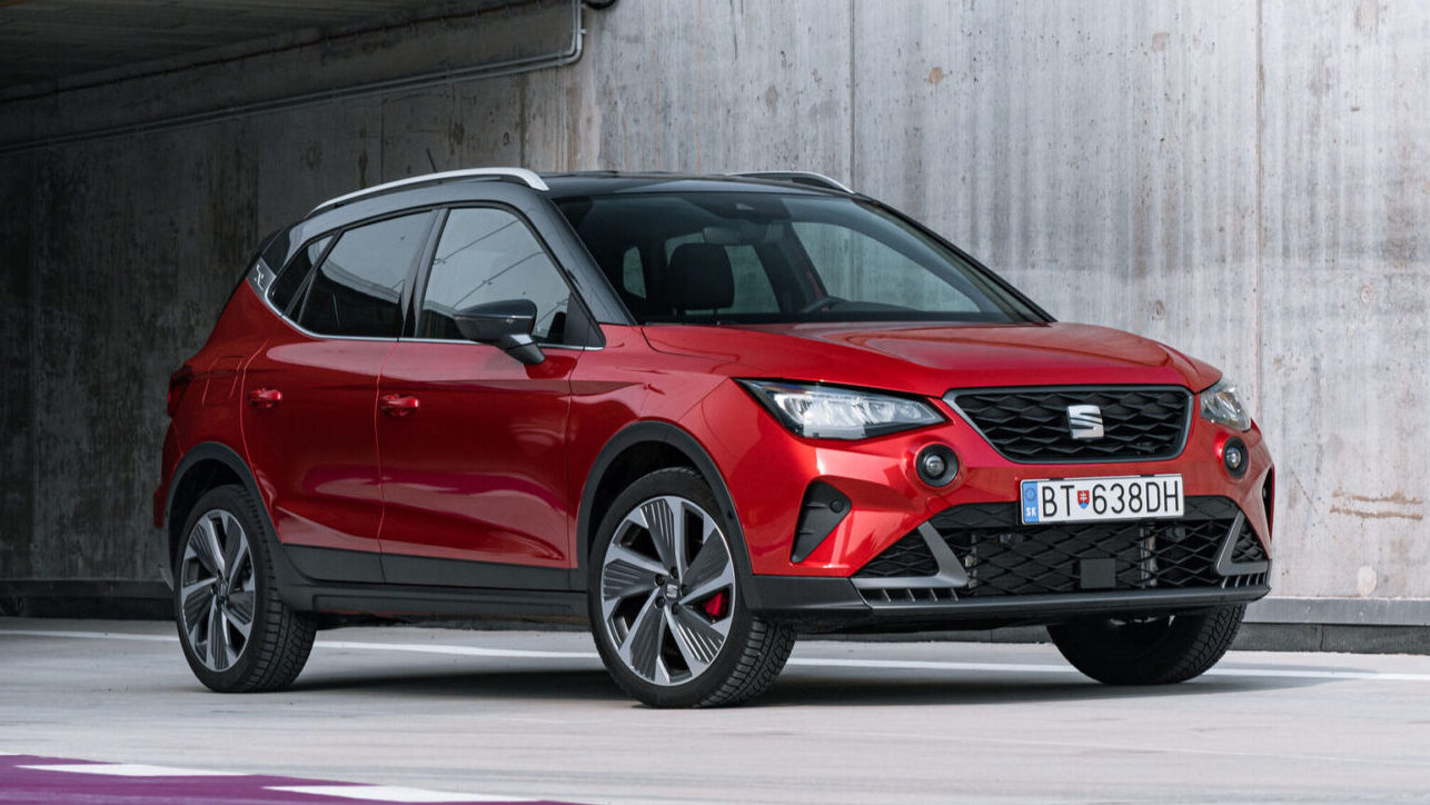 Seat-arona-red-line-e1649582224632