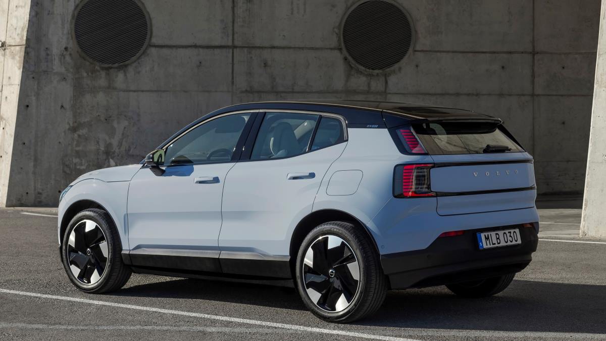 Volvo_EX30_Cloud_Blue_Exterior_trasera