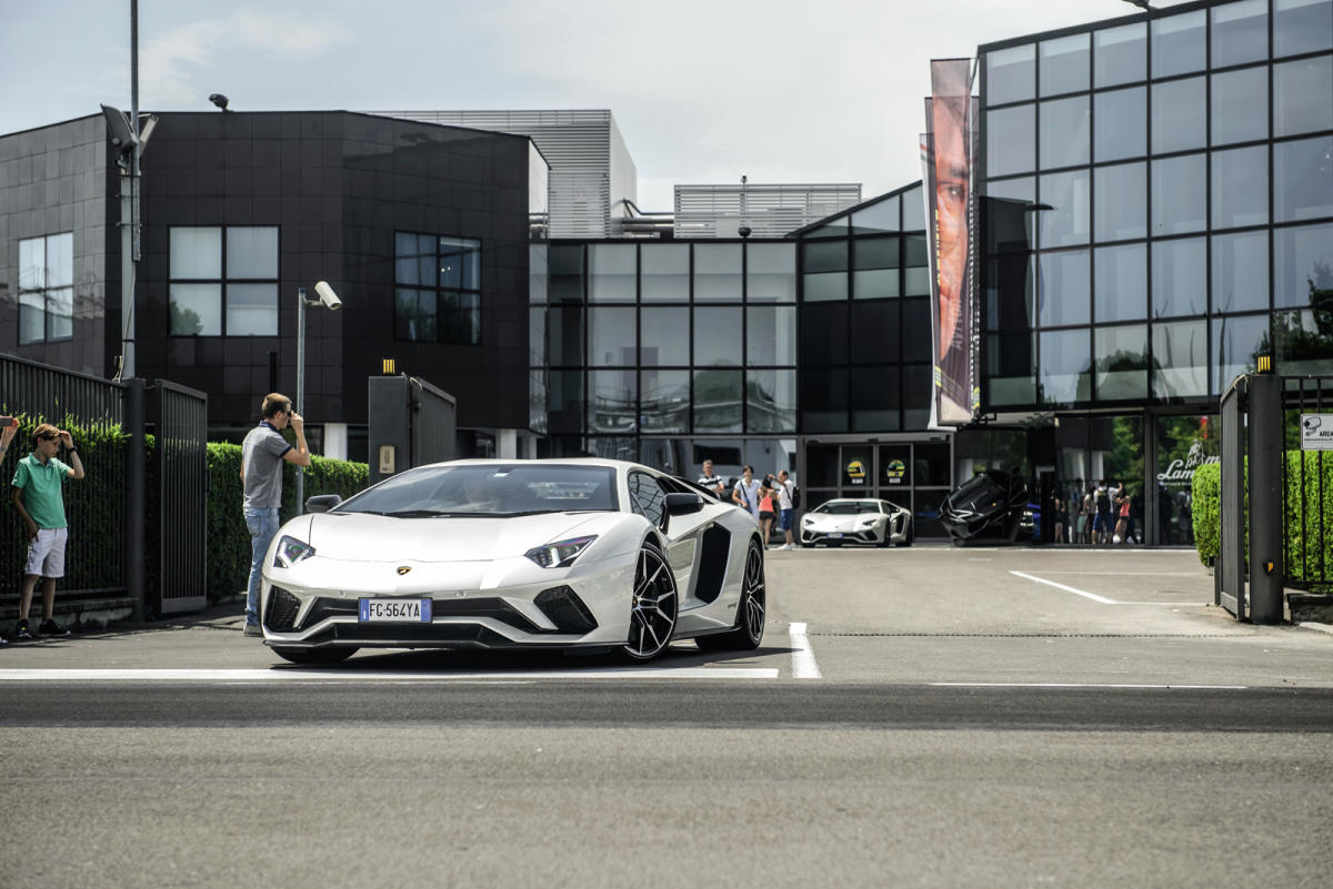 lamborghini-aventador-1_g