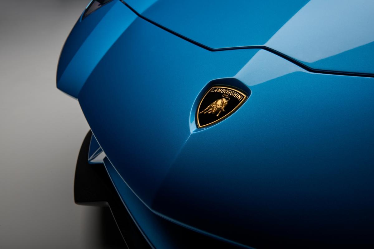 lamborghini-aventador-roadster-1_g