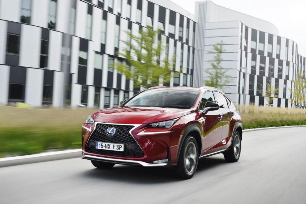 lexus-300h-sport-1_g