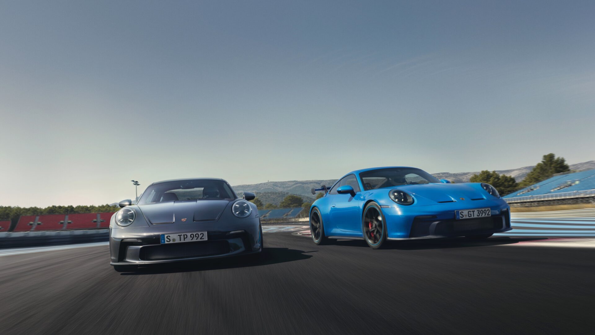 porsche_911_gt3_touring-2