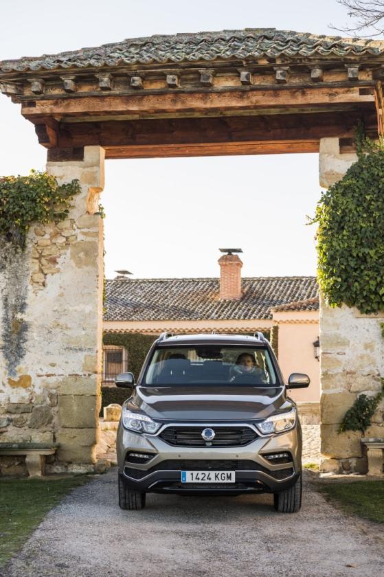 ssangyong-rexton-2018-2_g
