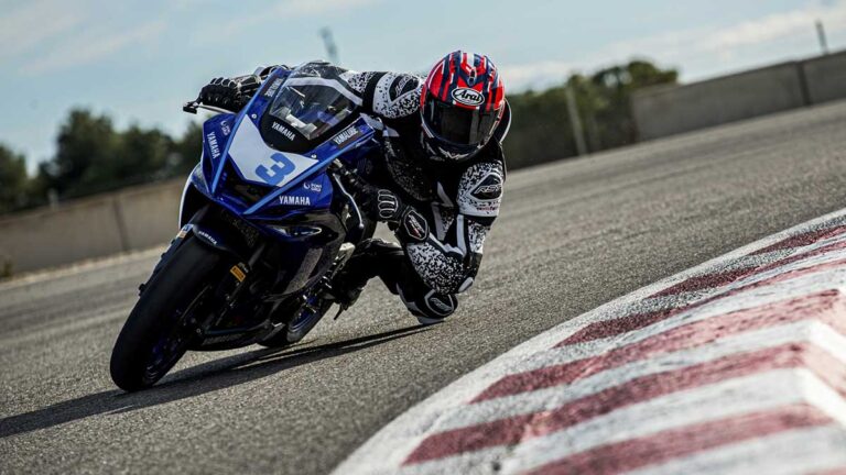 EL Arai RX-7V EVO Racing FIM #2 exhibe protección de MotoGP para tu día a día 