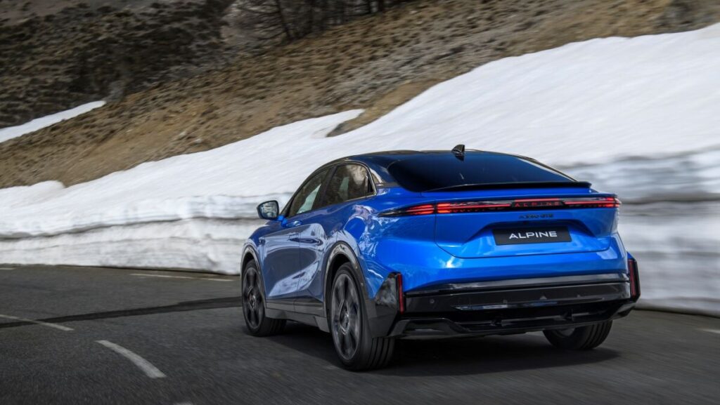 Alpine A390