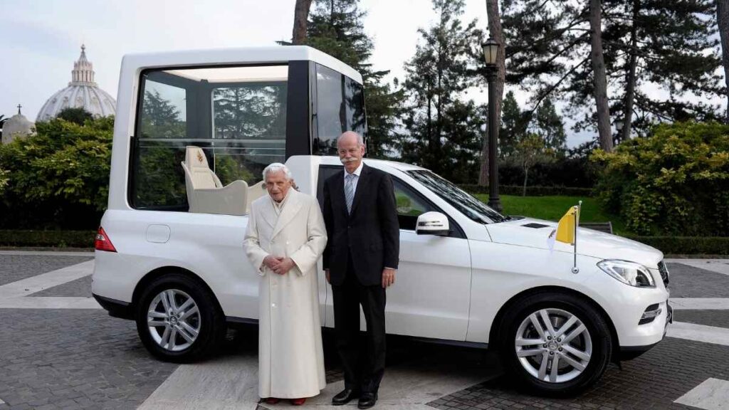 Coche papa Benedicto