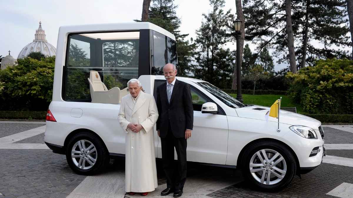 Coche papa Benedicto
