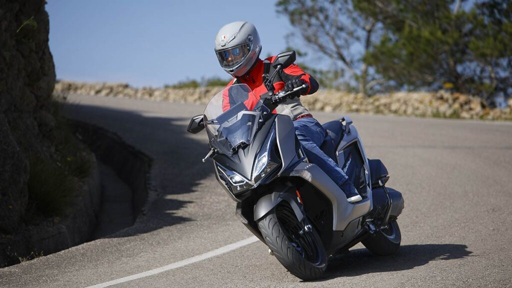 Kymco_350_SuperDink_GT-16