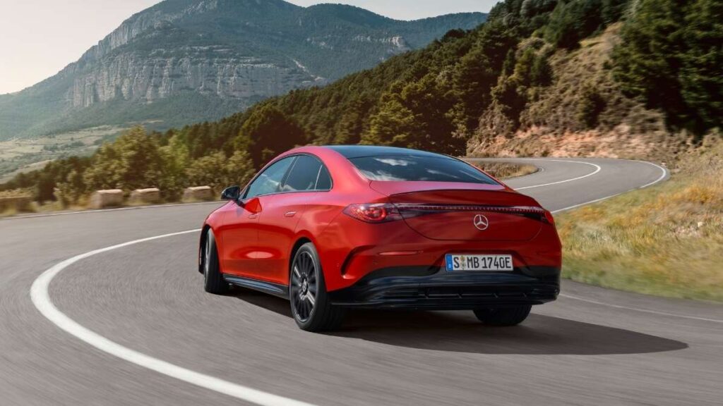 El eléctrico Mercedes CLA desembarca en España: casi 800 km de autonomía y beneficiándose del MOVES III por ¡cinco euros! 5 Mercedes CLA trasera