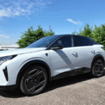 Peugeot eleva su ofensiva eléctrica con los E-3008 y E-5008 Dual Motor