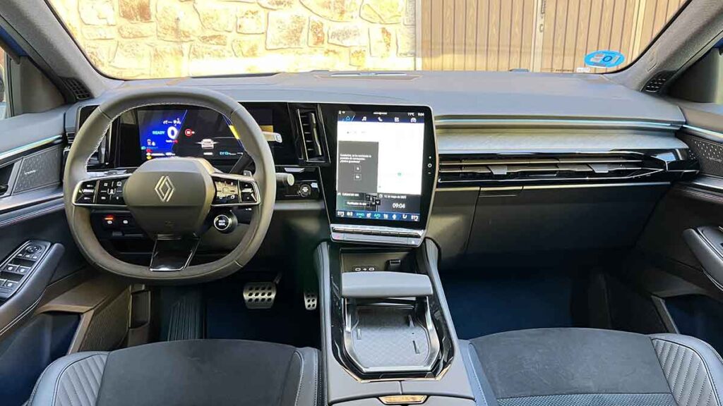 Renault Rafale E-TECH 300 4x4