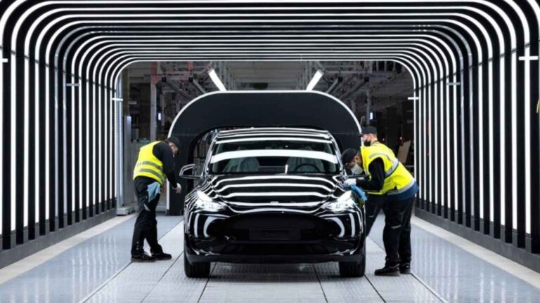 Tesla fabrica