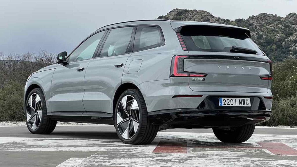 Volvo EX90 Twin Motor 408