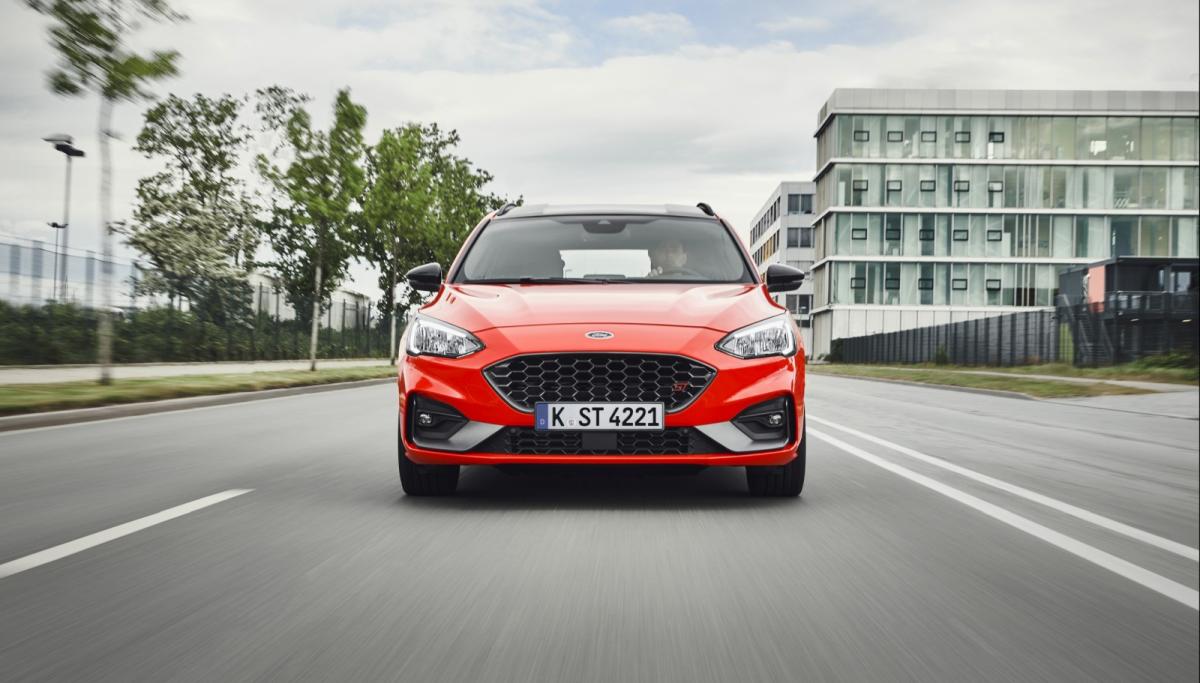 ford-focus-wagon-2019-1_g