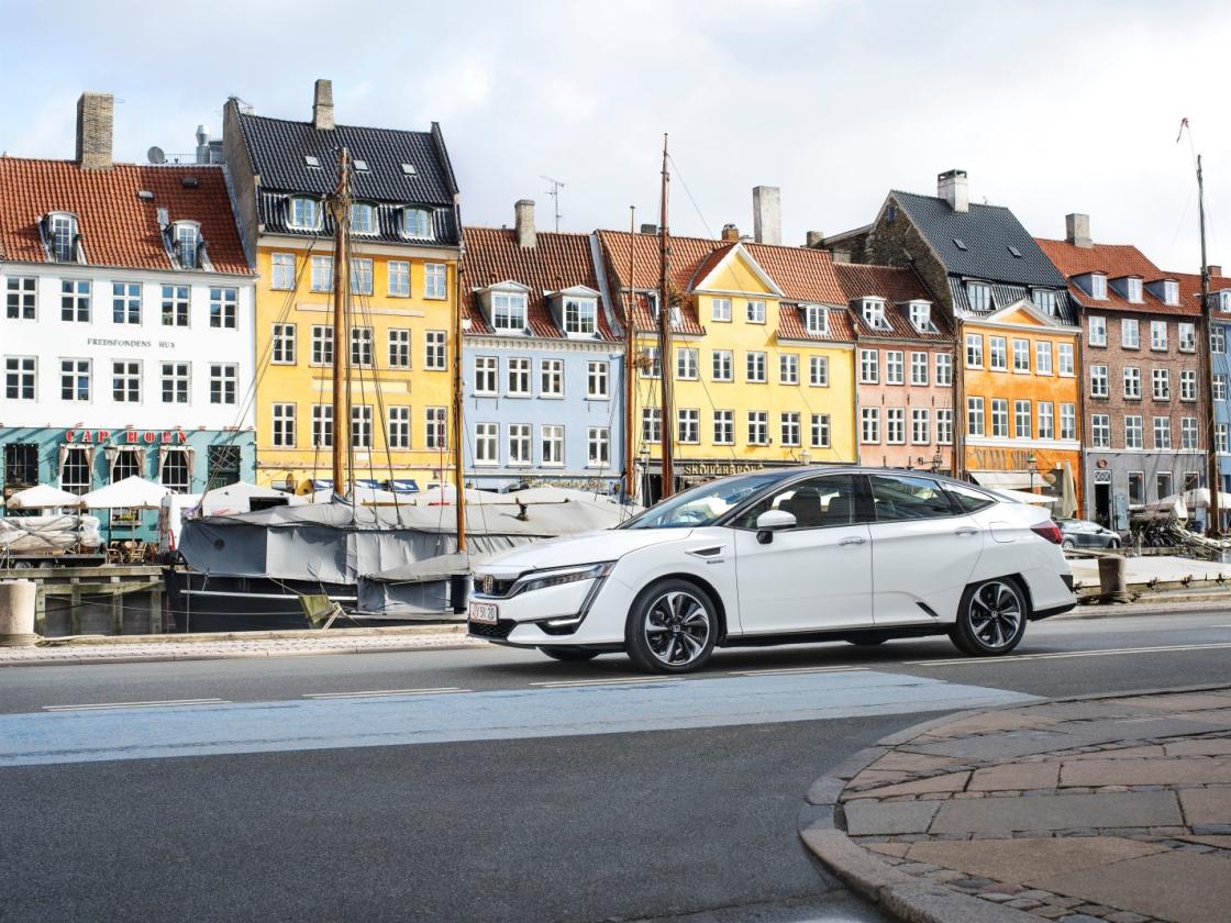 honda-clarity-fuel-cell-1_g