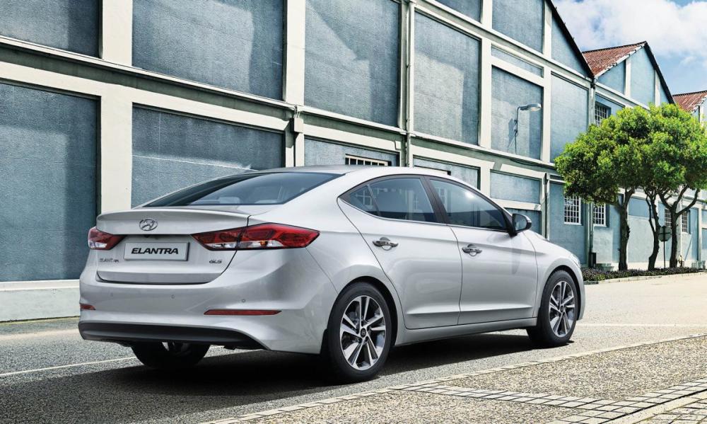 hyundai-elantra-2016-1_g