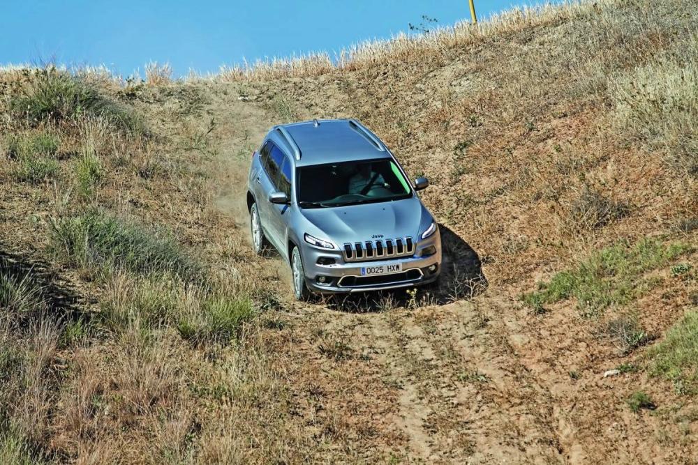 jeep-cherokee-jtdm-limited-active-drive-1_g