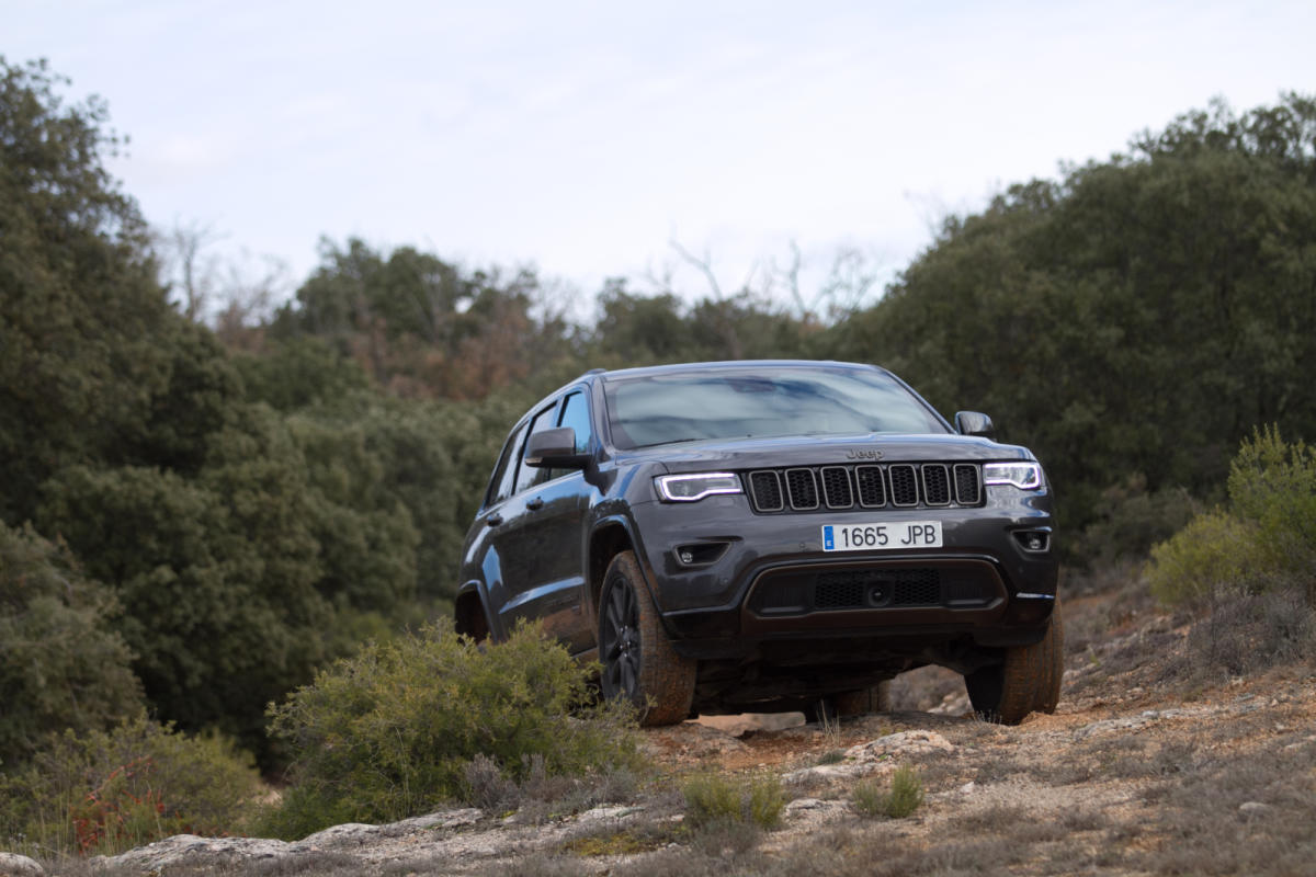 jeep-grand-cherokee-anniversary-1_g