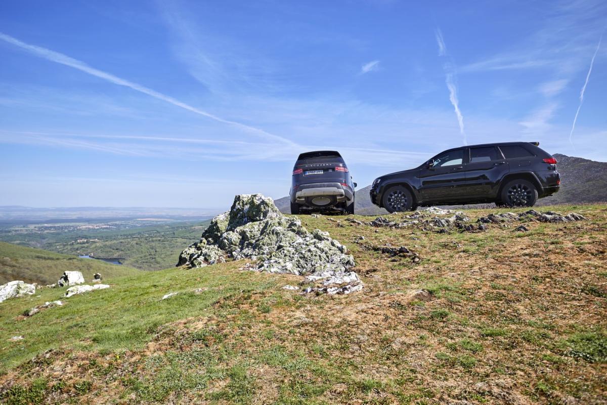 jeep-grand-cherokee-land-rover-discovery-1_g