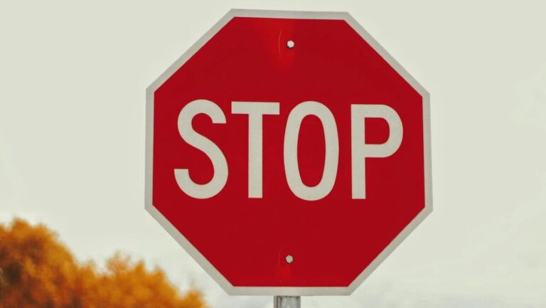 señal stop