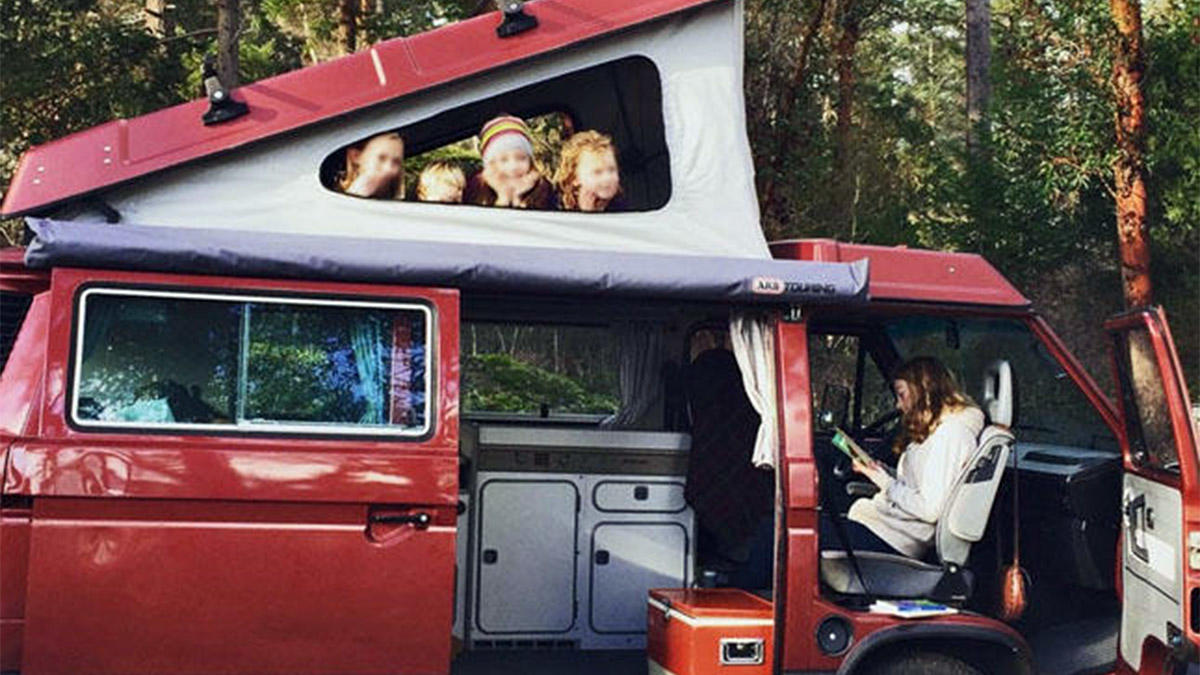 payas-bandea-azul-autocaravana-1_g