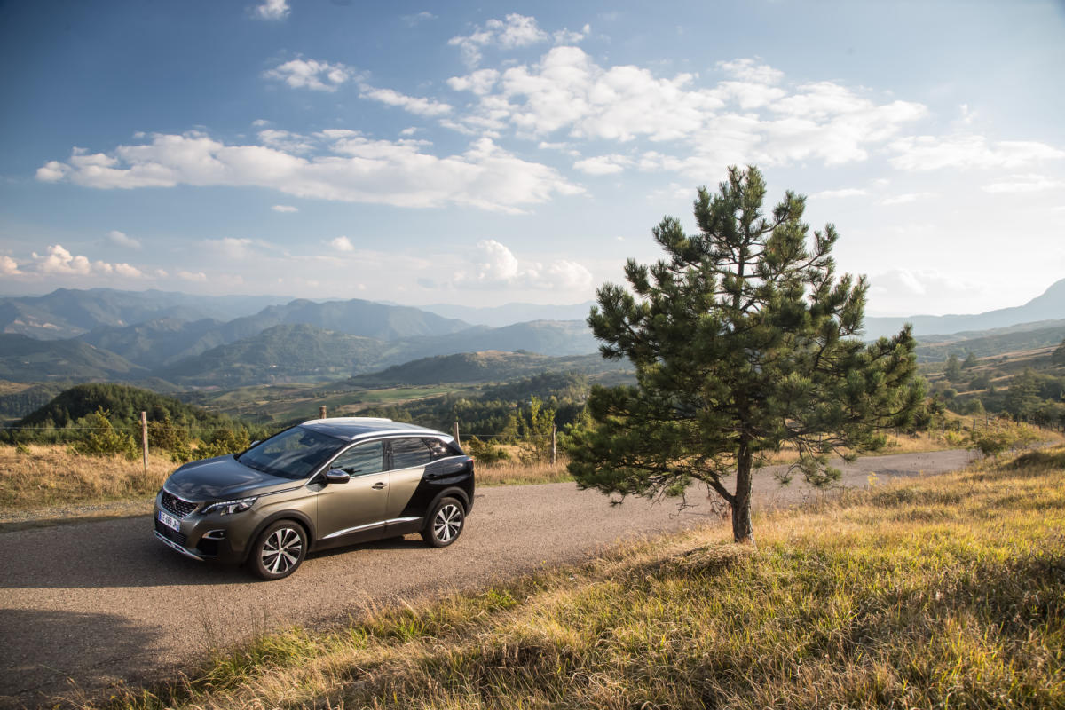 peugeot-3008-2017-1_g