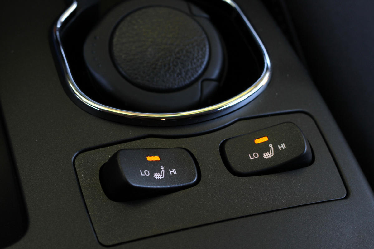 ssangyong-korando-d22t-premium-1_g
