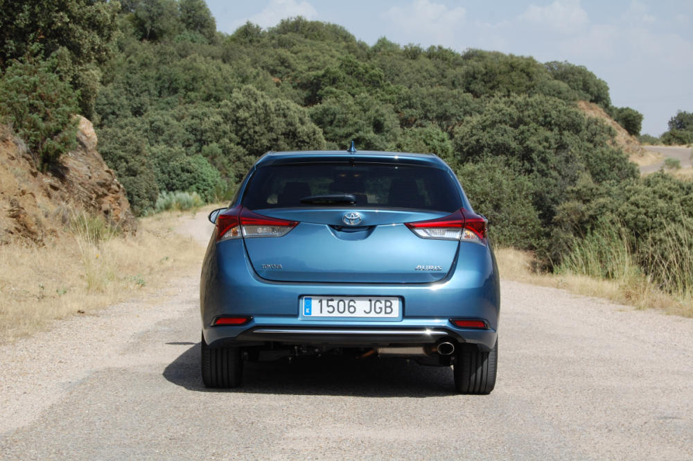 toyota-auris-120t-active-1_g