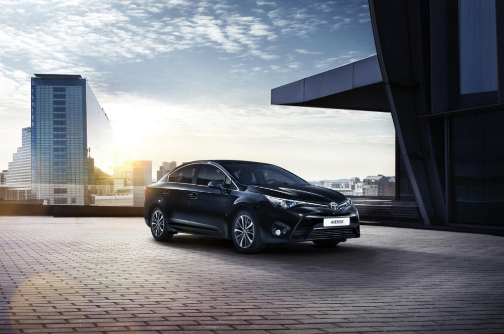 toyota-avensis-2015-1_g