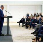 La automoción evoluciona en medio de la tormenta política