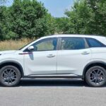 Hemos probado el DFSK 600, un coche 'con sus cosas' pero muy honesto
