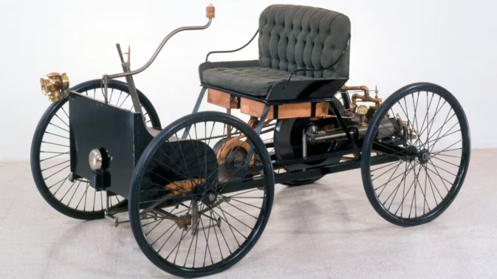 ¿Qué pasó un 4 de junio en la historia del automovilismo? 2 Ford quadricycle