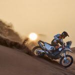 La KTM 450 Rally Replica 2026 es la auténtica bestia del Dakar que llega a tu garaje