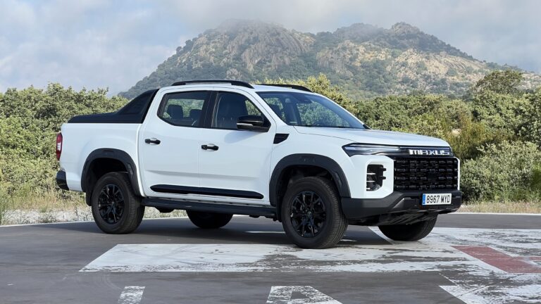 Probamos el Maxus T60 Max, la pick-up china que le puede complicar la vida al Hilux, Ranger y compañía