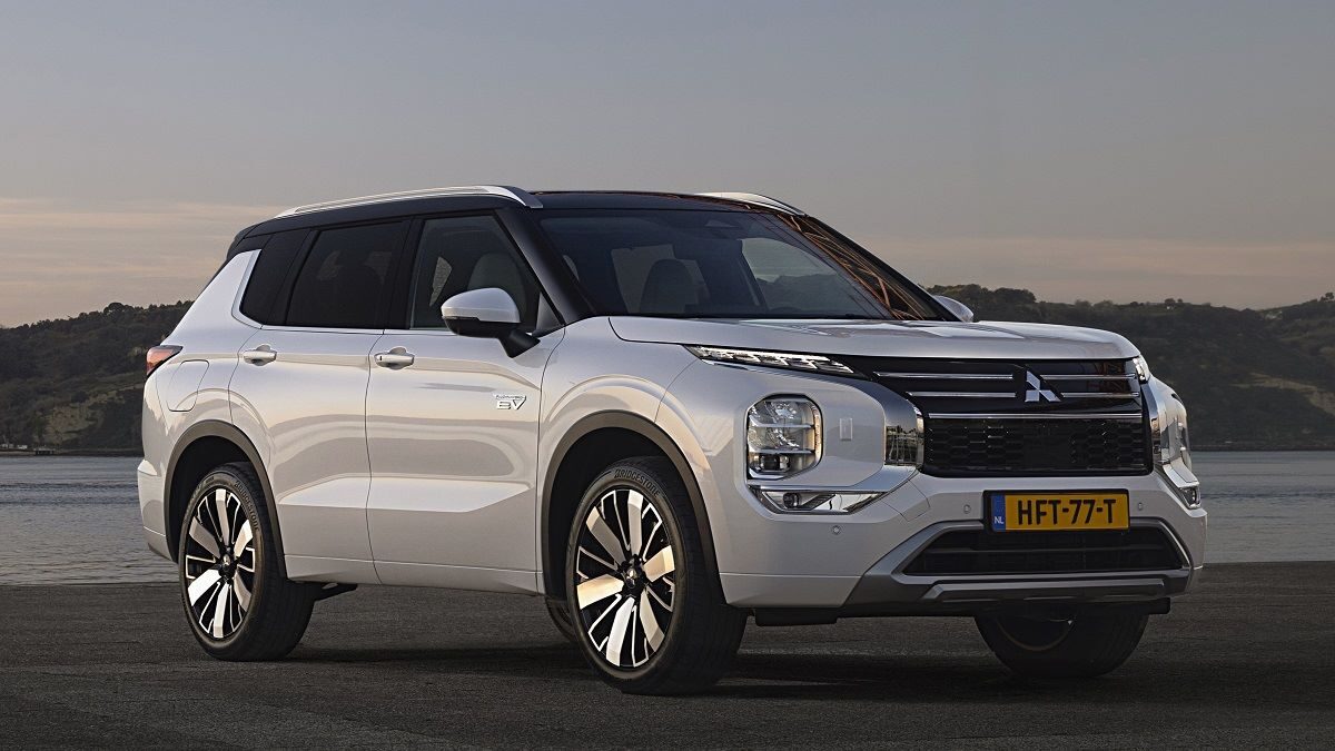 Mitsubishi Outlander PHEV 2025